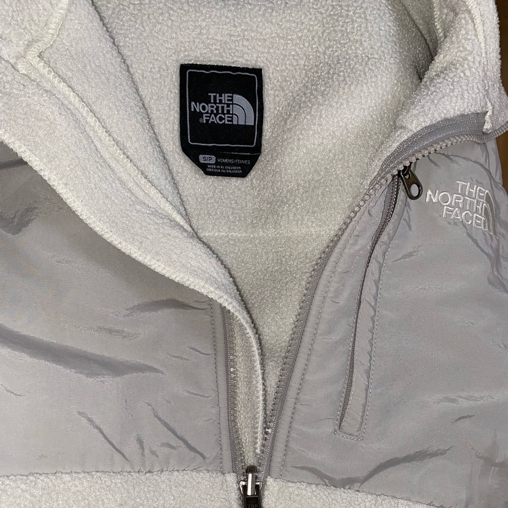 Women’s The North Face Denali Fleece Jacket - Picture 8 of 8